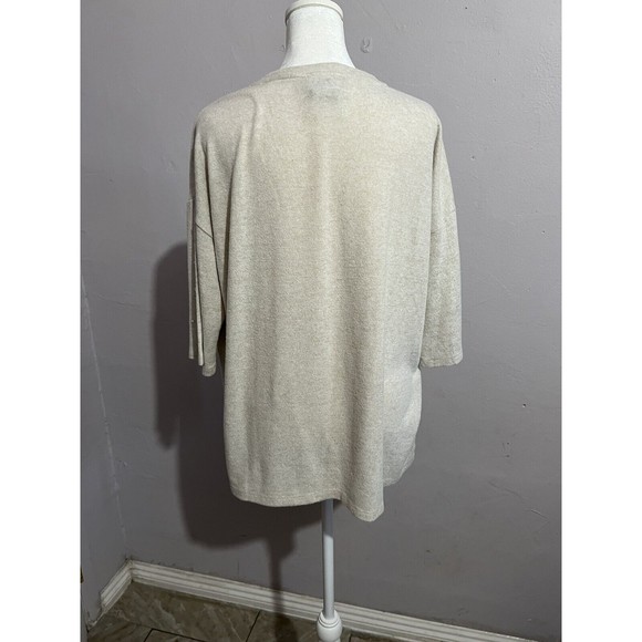 Chelsea And Theodore Pearl Embellished Top. Small. - Picture 2 of 6